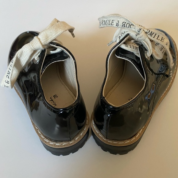 Zara Patent Leather Oxford Kids shoes - Sz EU 28 - Picture 3 of 5